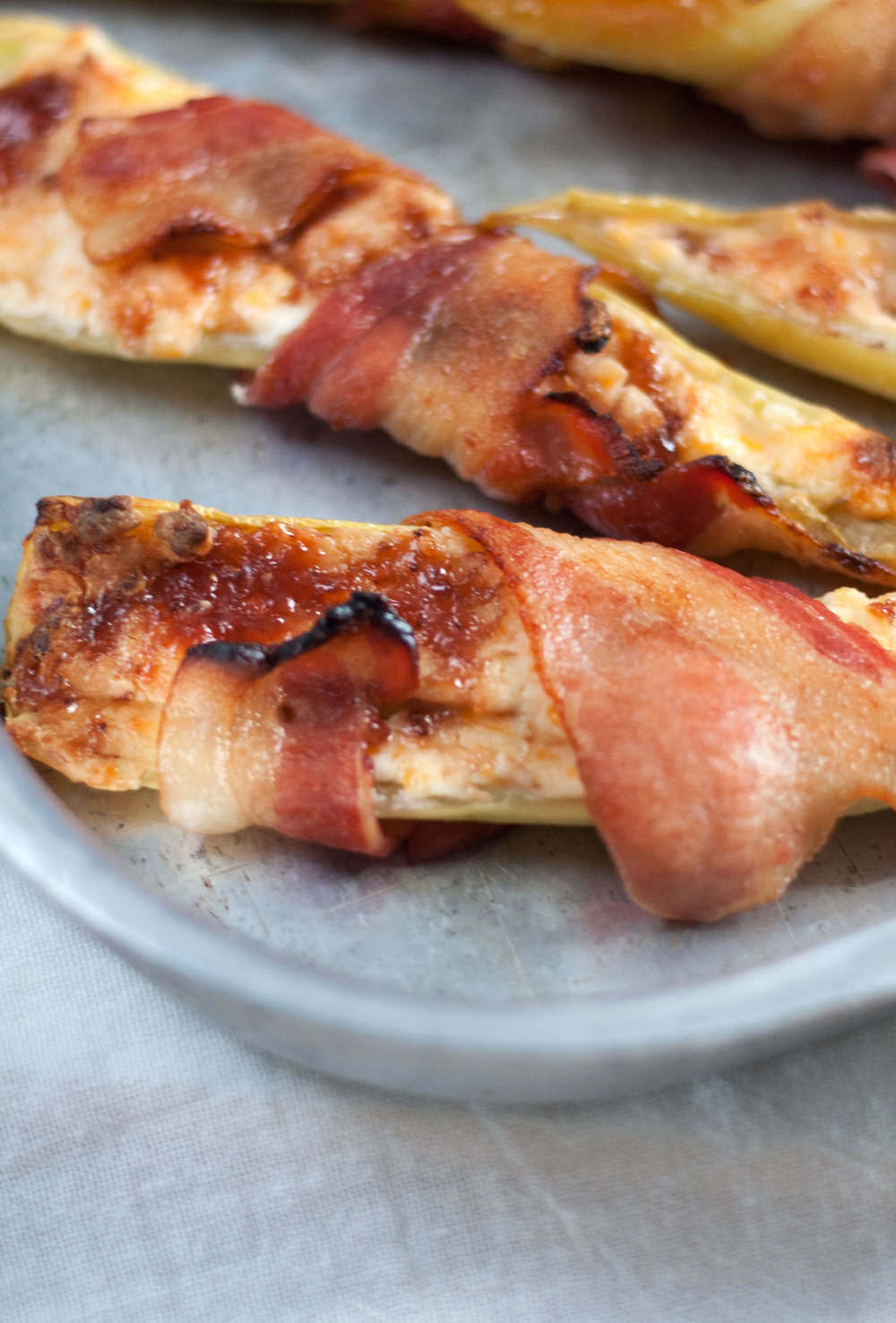 bit-and-bauble-cheesy-pepper-jalapeno-poppers-with-bacon-and-jam-3