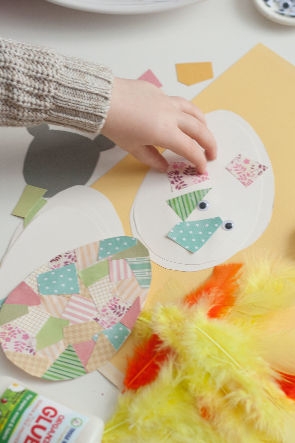 bit-and-bauble-easy-cheap-spring-easter-crafts-for-kids-toddlers-lamb-chick-egg-2.jpg