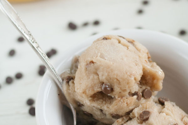 healthy no-churn frozen banana blender ice cream