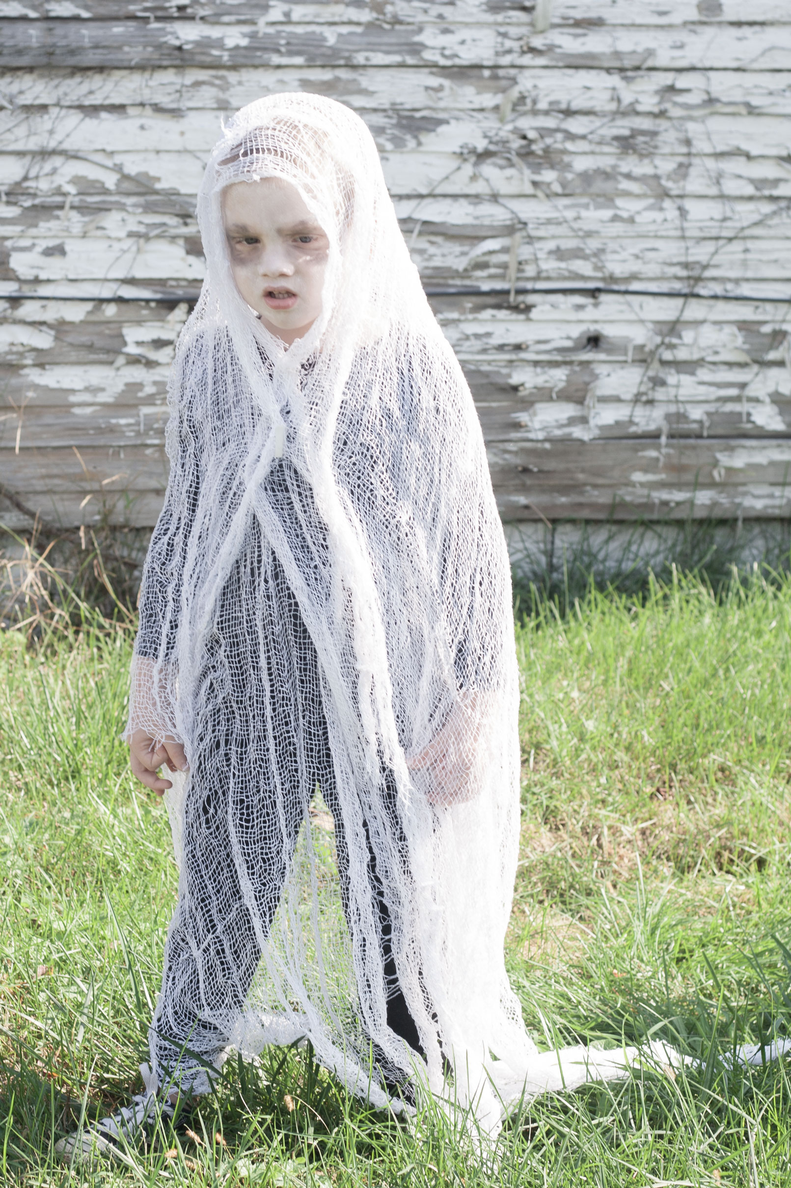 EASY DIY SCARY GHOST COSTUME - Bit & Bauble