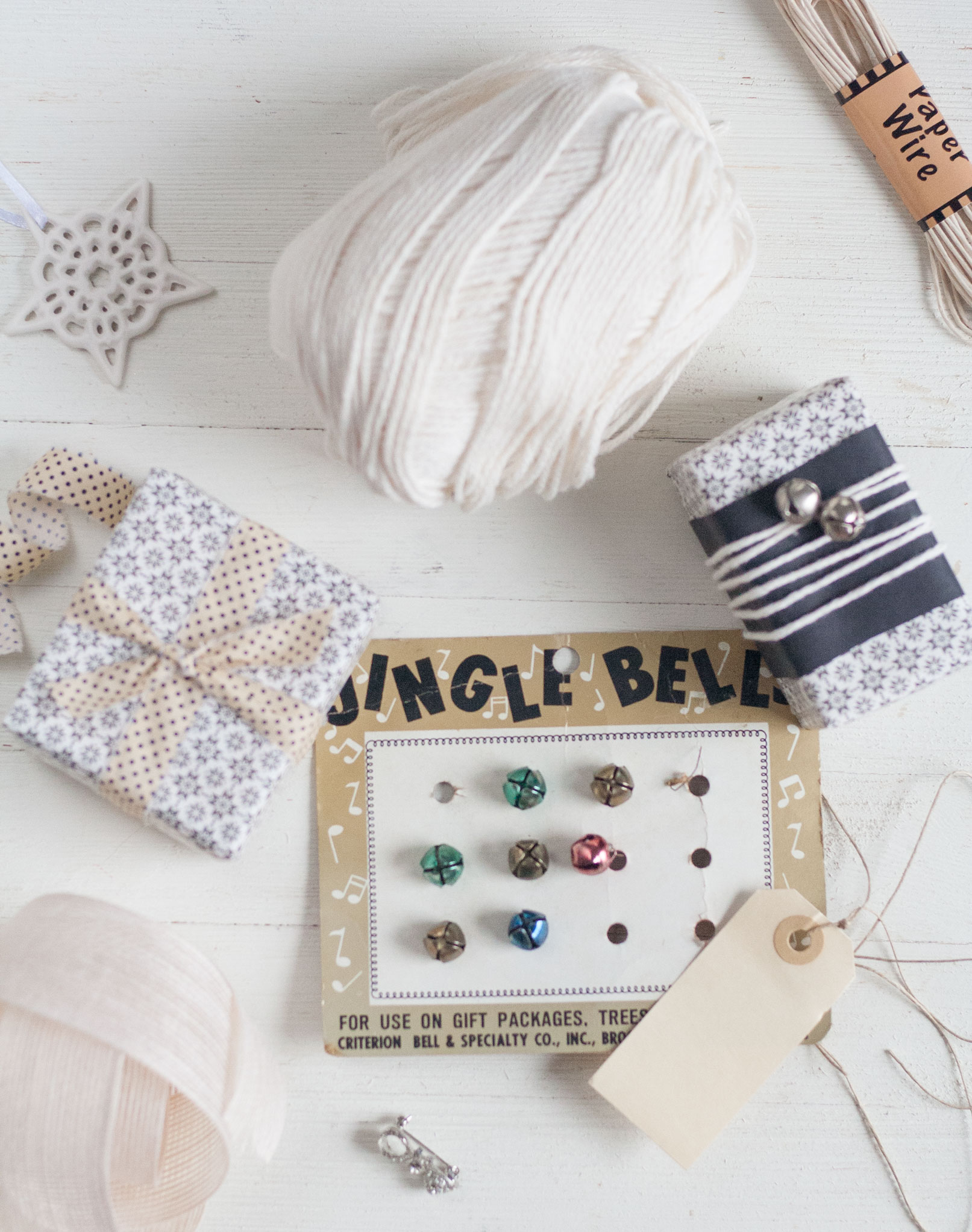 bit-and-bauble-pretty-chic-gift-wrap-christmas-presents-ideas-6