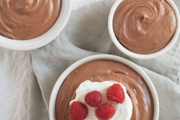 easy 3 ingredient eggless chocolate mousse recipe