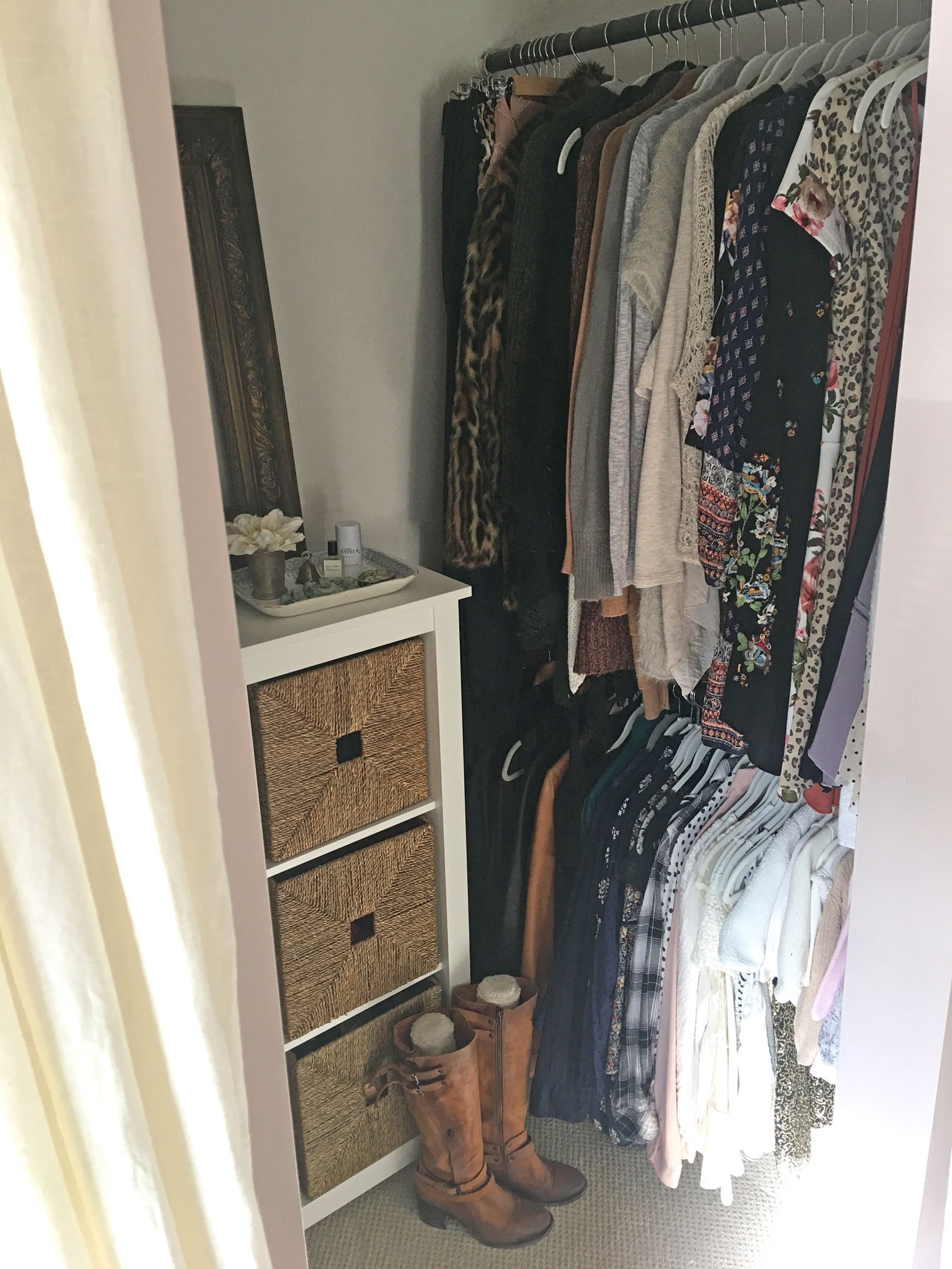 kon mari marie rondo closet clothes tidy discard declutter tips inspiration