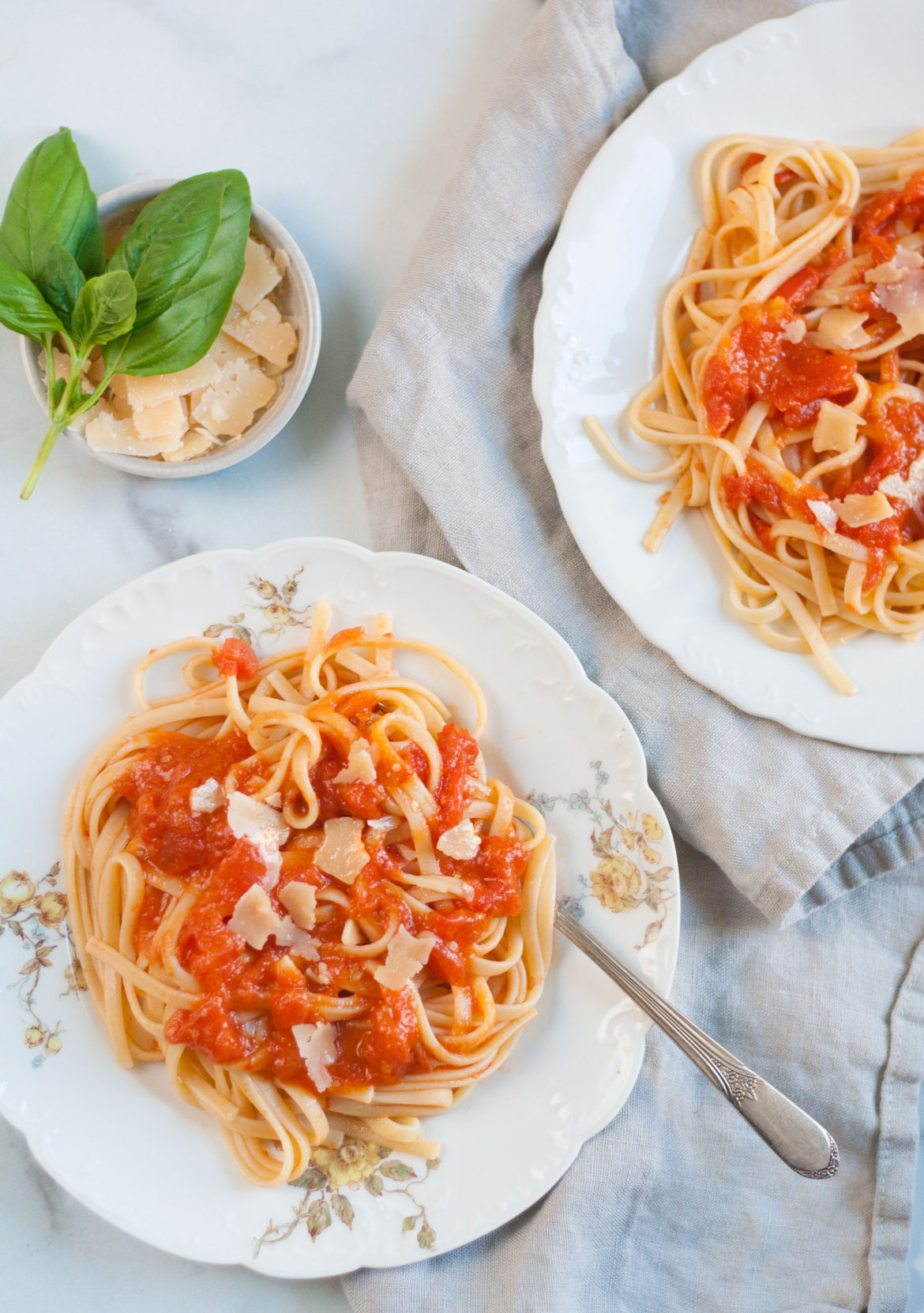 Simple Tomato Sauce - Bit & Bauble