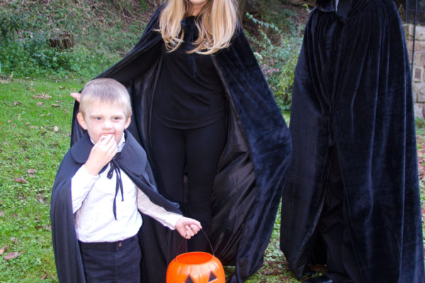 easy last minute diy warm halloween costume black cape ideas men women boys girls family