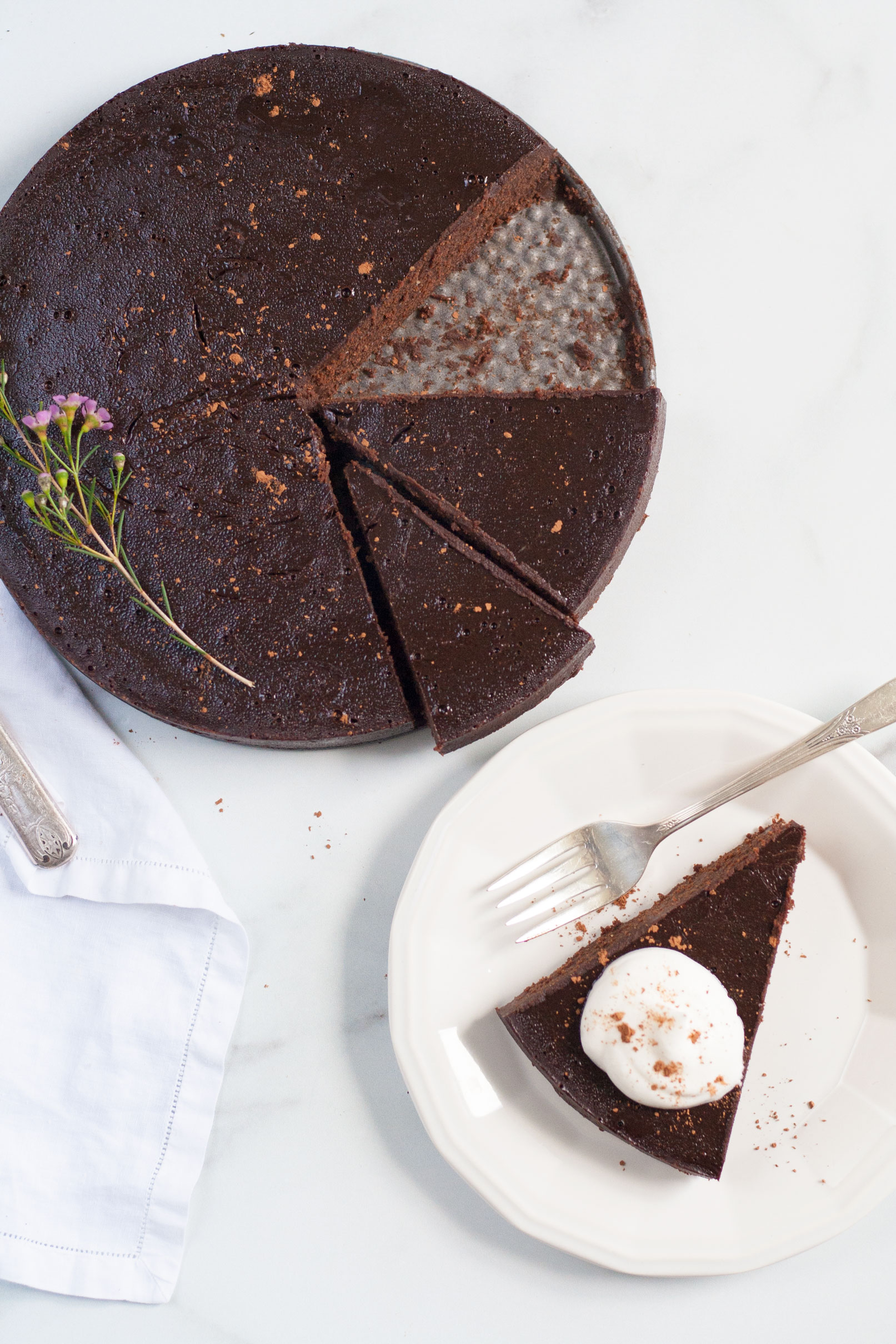 The Fudgy Affair - Pure chocolate truffle cake.... #chocolatelover # trufflecake #thefudgyaffair #madebythefudgyaffair #kolkatabaker | Facebook