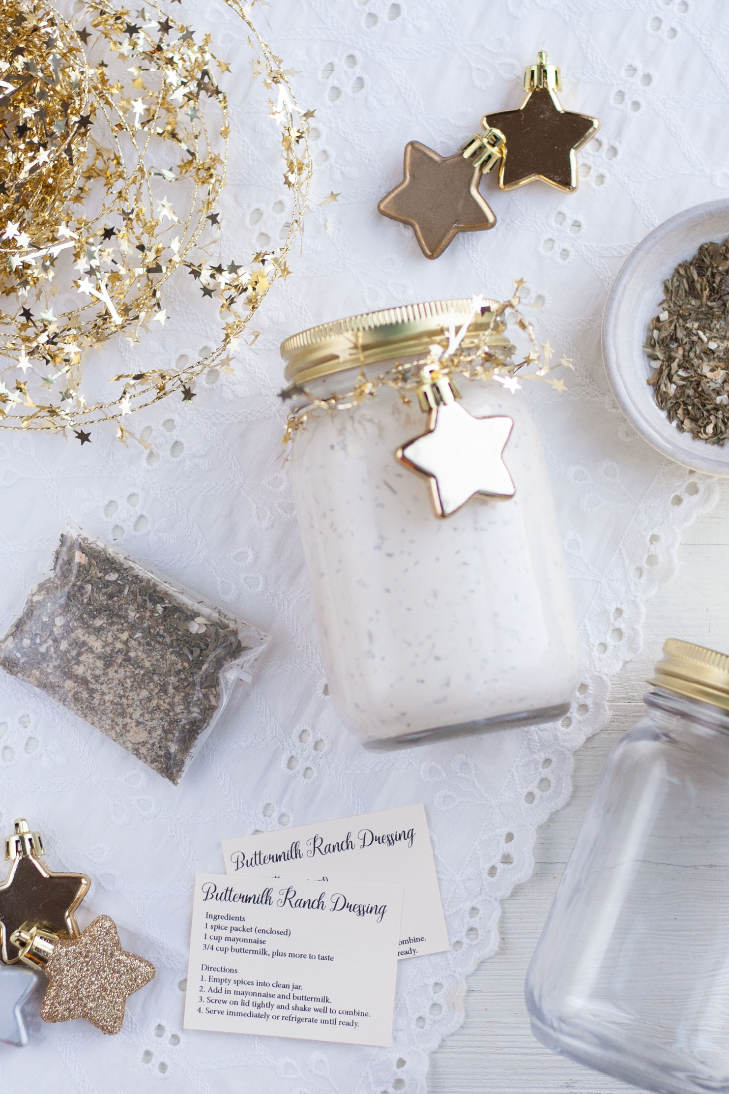 Season's Greetings Mason Jar Gift {All-Purpose Seasoning Mix}