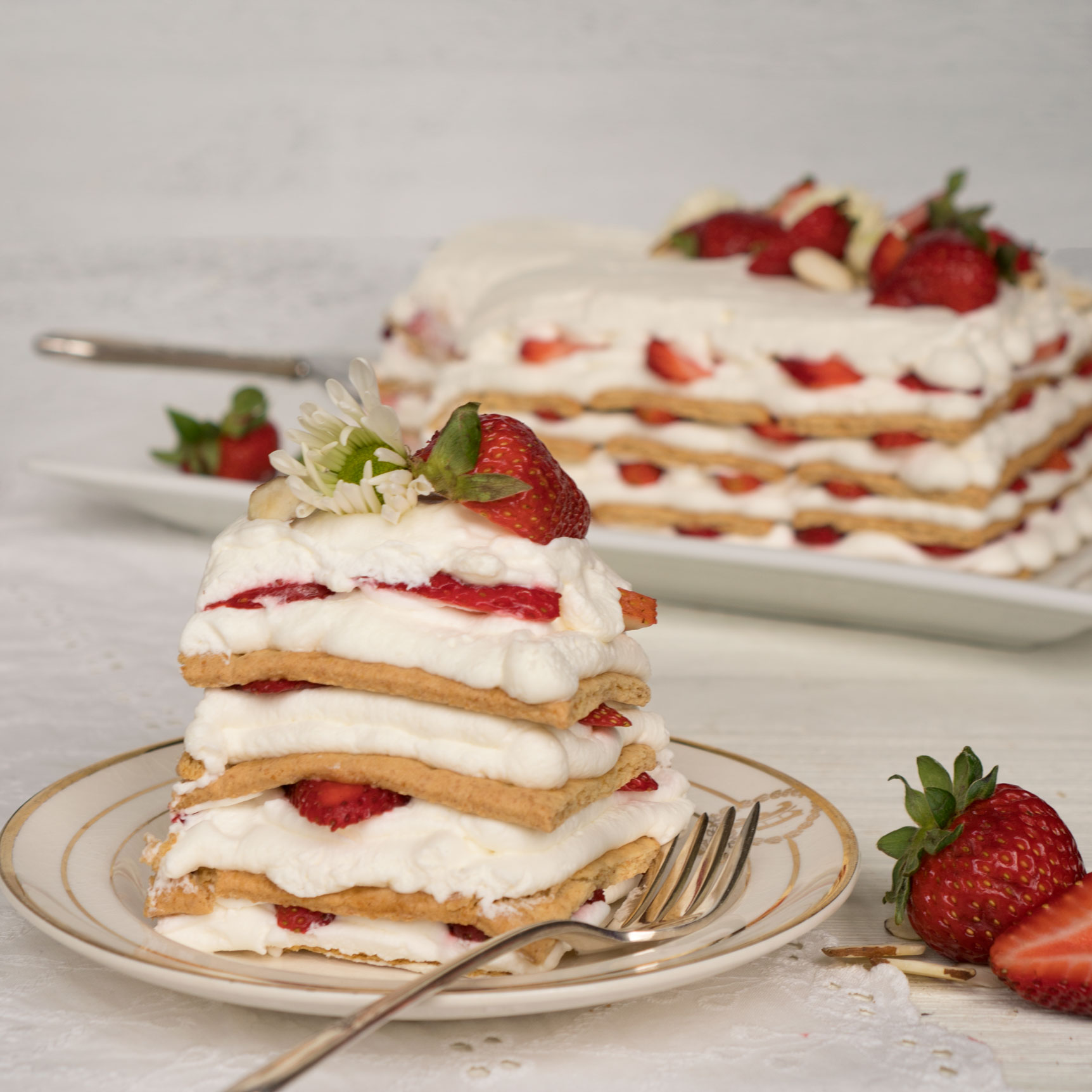 Strawberry Icebox Cake - Amanda's Cookin' - One Pan Desserts